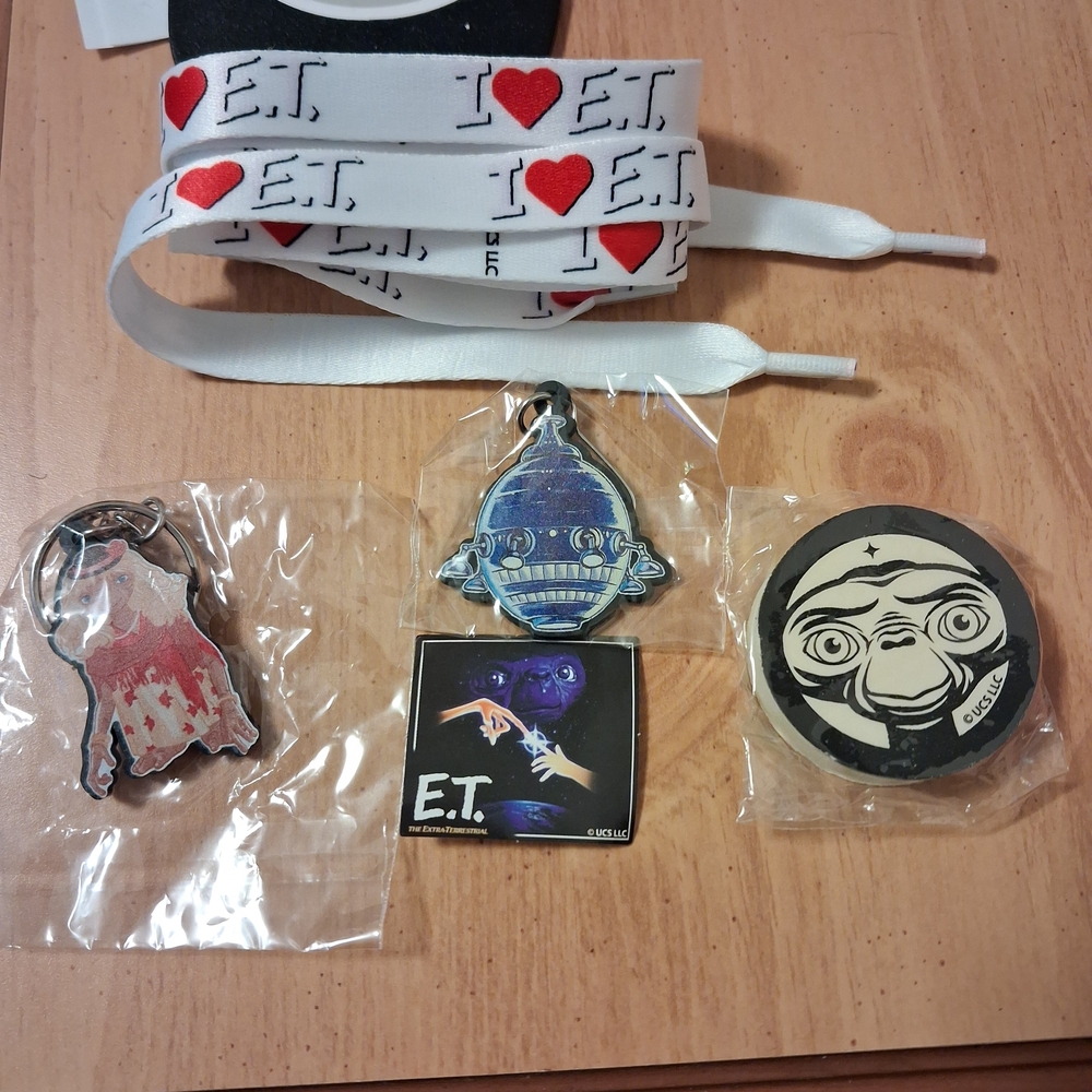 E.T. Bundle